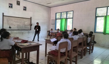 Mahasiwa KKA UM Buton Sosialisasi Nilai Nilai Pancasila Di SDN 107 Buton Desa Sukamaju
