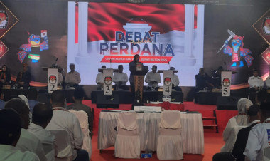 Sukses Gelar Debat Perdana , Ketua KPU Buton : Masyarakat Harus Berperan Aktif Dalam Melihat Dan Menilai Ke 6 Paslon
