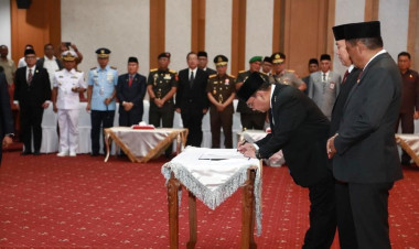 Bupati Buton Hadiri Sertijab Gubernur dan Wakil Gubernur Sultra