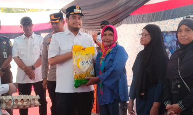 Tekan Inflasi, Bupati Buton Luncurkan Gerakan Pangan Murah Untuk Stabilkan Harga Menjelang Idul Fitri