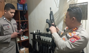 Kapolres Buton Lakukan Pengecekan Senjata Api dan Amunisi di Gudang Logistik